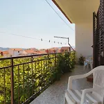 House Mariposa تروغير